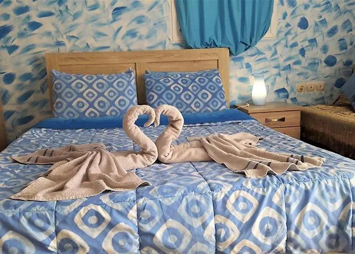 Santorini Pleasure Отель Тира