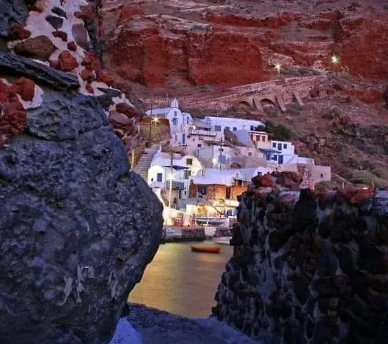 Santorini Pleasure Отель Тира