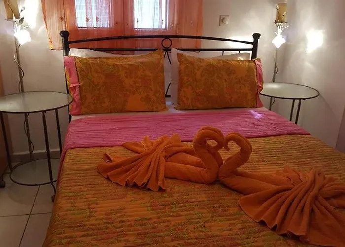 Santorini Pleasure Отель Тира