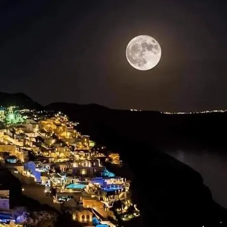 Santorini Pleasure Hotel 3*