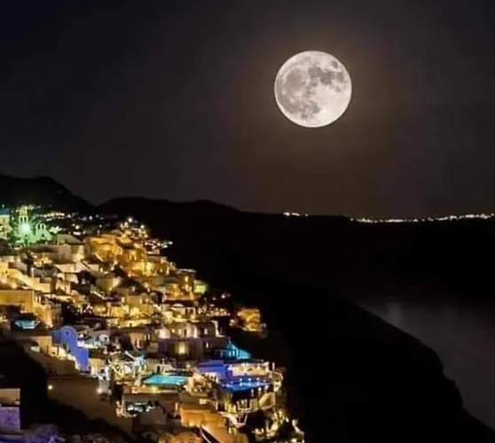 Santorini Pleasure ホテル 3*